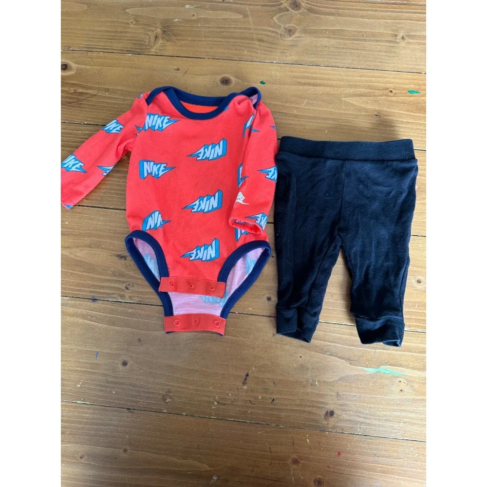 Nike Bodysuit and Old Navy Leggings‎ Set Orange Black 0-3 Months Infant Baby